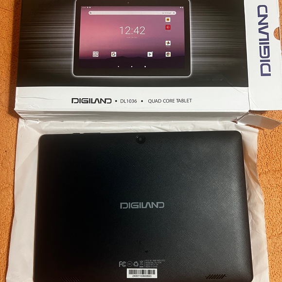 DIGILAND DL1036 2.0 GHz QUAD CORE TABLET Open box! - Picture 1 of 3